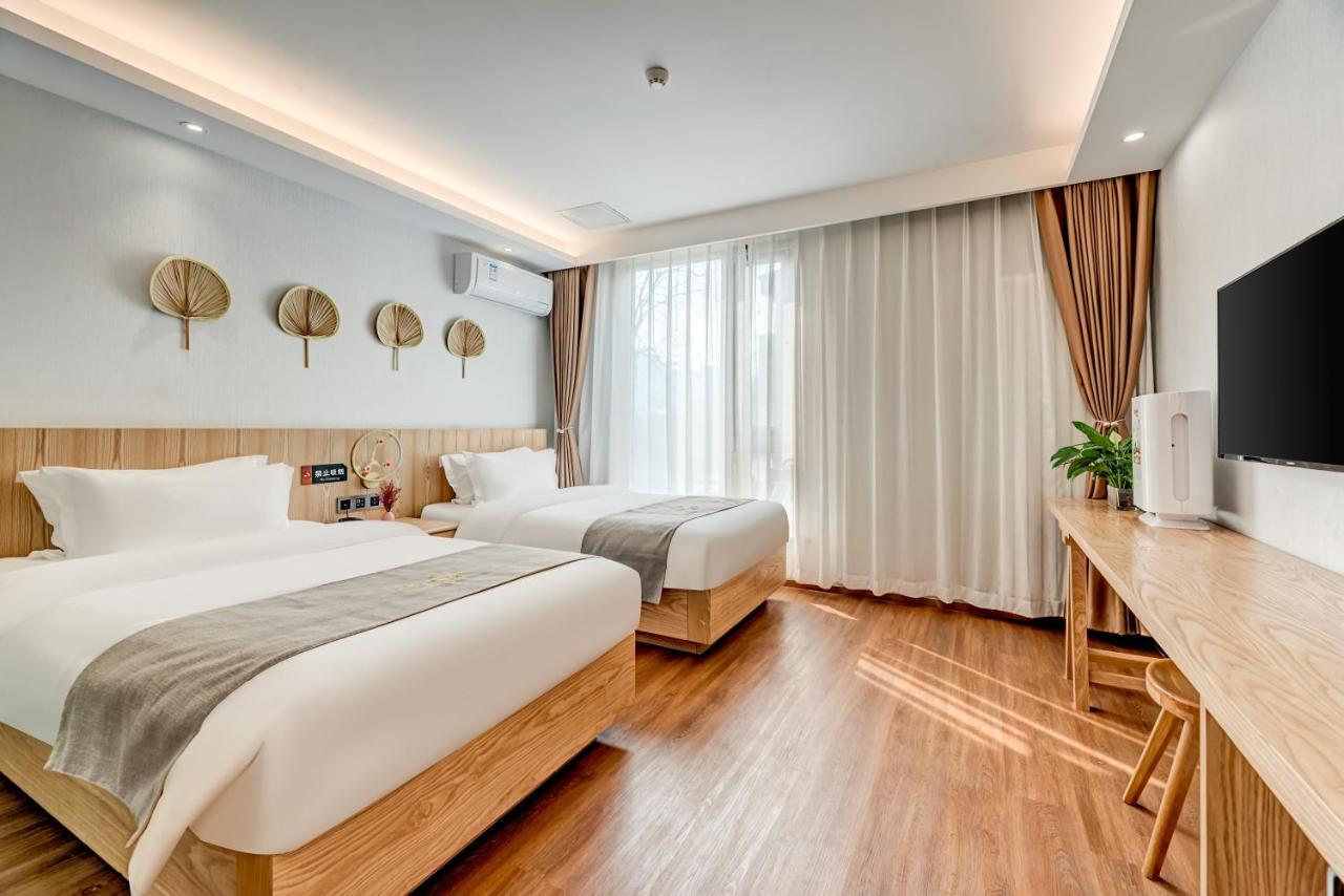 Happy Dragon City Culture Hotel -In The City Center Close To Forbidden City&Wangfujing Street&Subway Nearby &Free Coffee & Free Laundry&English Speaking With Tour Services &Free Wifi Unlimited For Western Software ปักกิ่ง ภายนอก รูปภาพ